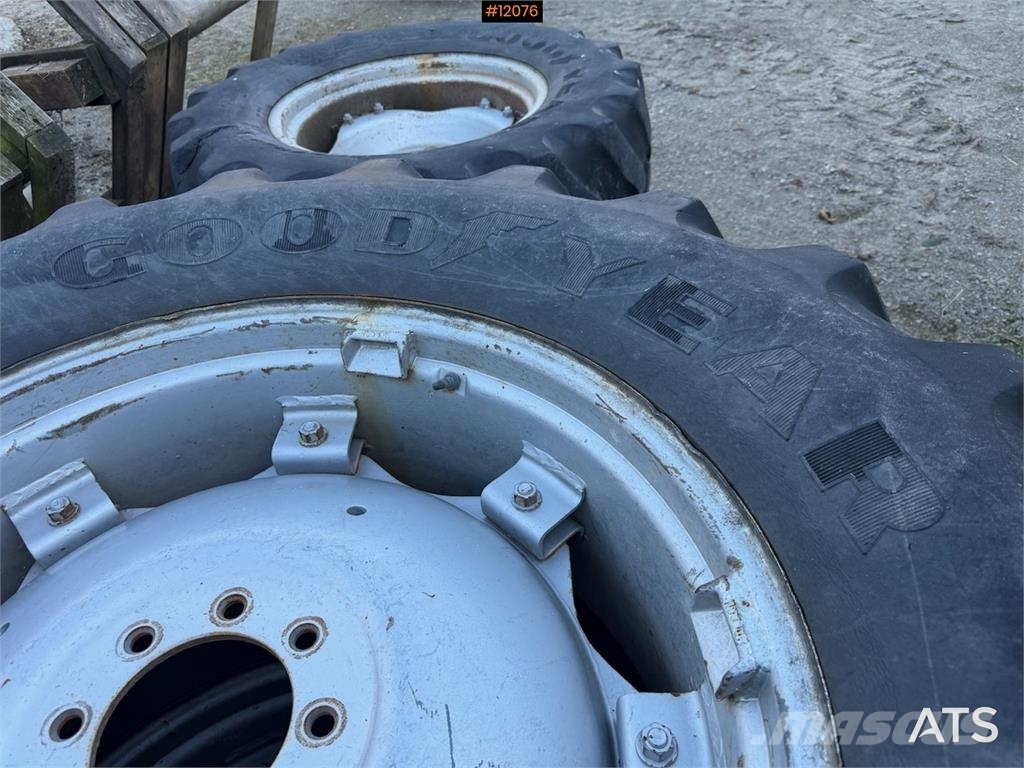 Goodyear 440/65 R24 og 540/65 R34 مكونات أخرى