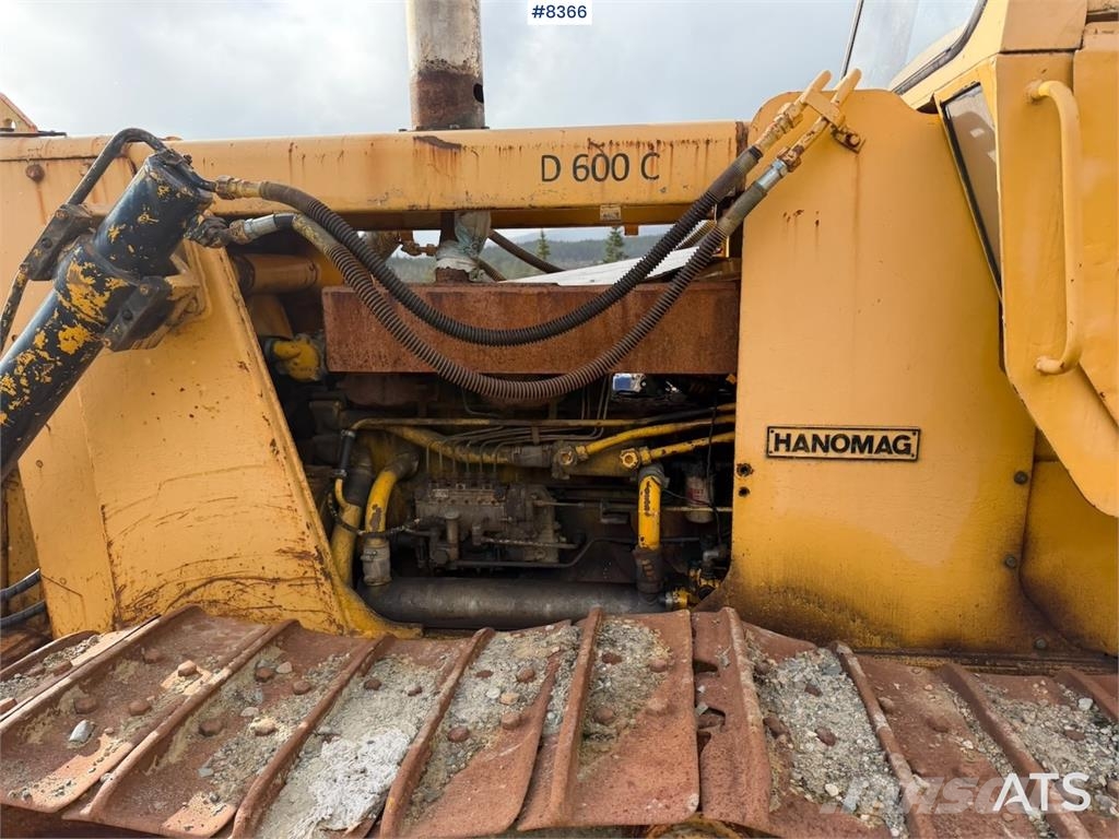 Hanomag K12DE bulldoser بلدوزرات مجنزرة