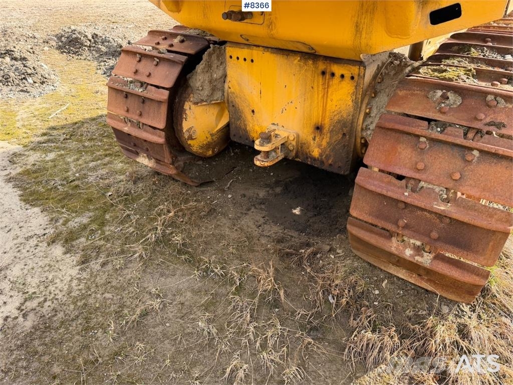 Hanomag K12DE bulldoser بلدوزرات مجنزرة