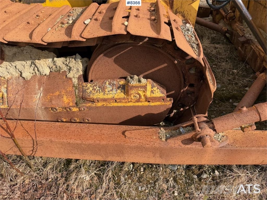 Hanomag K12DE bulldoser بلدوزرات مجنزرة