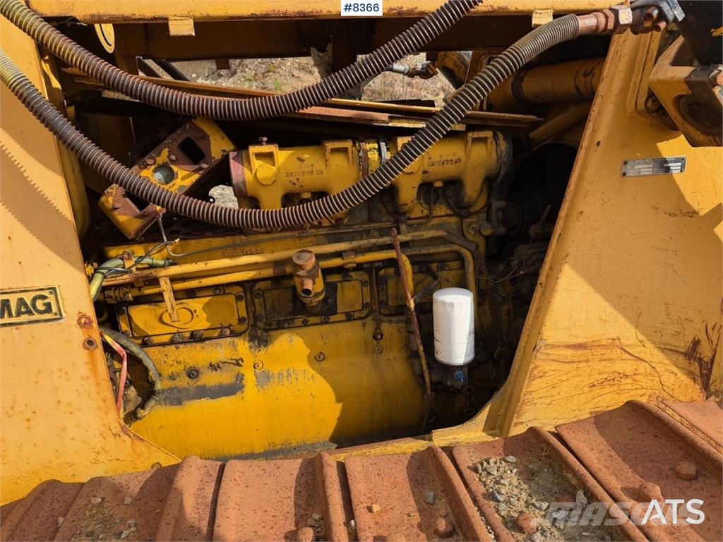Hanomag K12DE bulldoser بلدوزرات مجنزرة