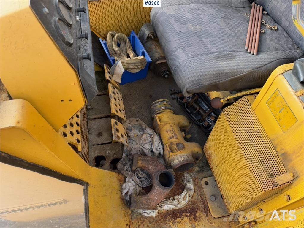 Hanomag K12DE bulldoser بلدوزرات مجنزرة