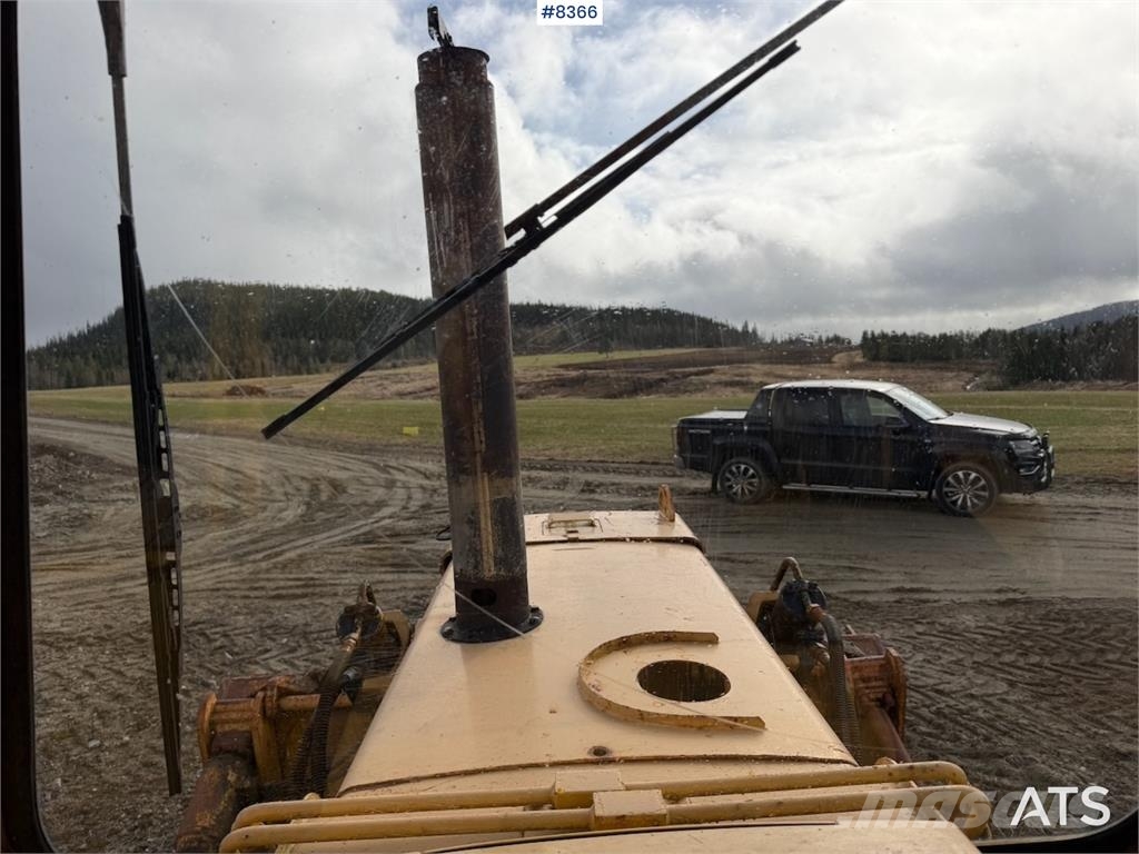 Hanomag K12DE bulldoser بلدوزرات مجنزرة