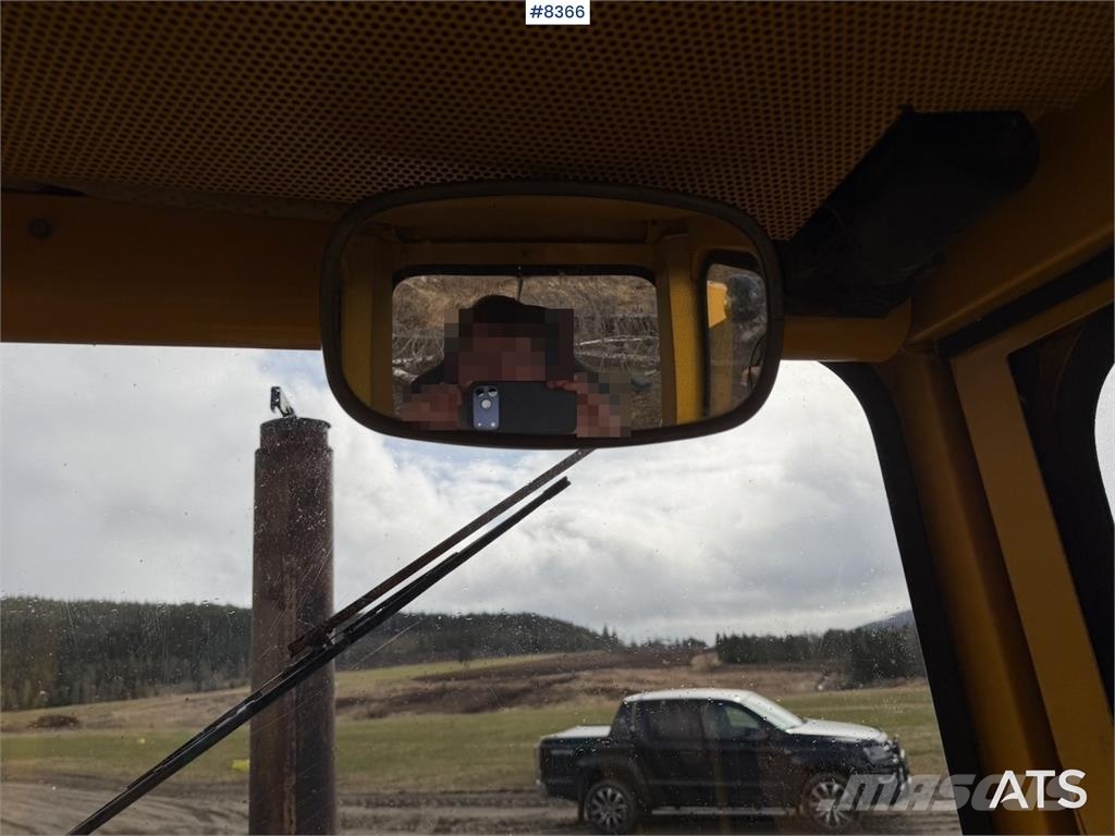 Hanomag K12DE bulldoser بلدوزرات مجنزرة