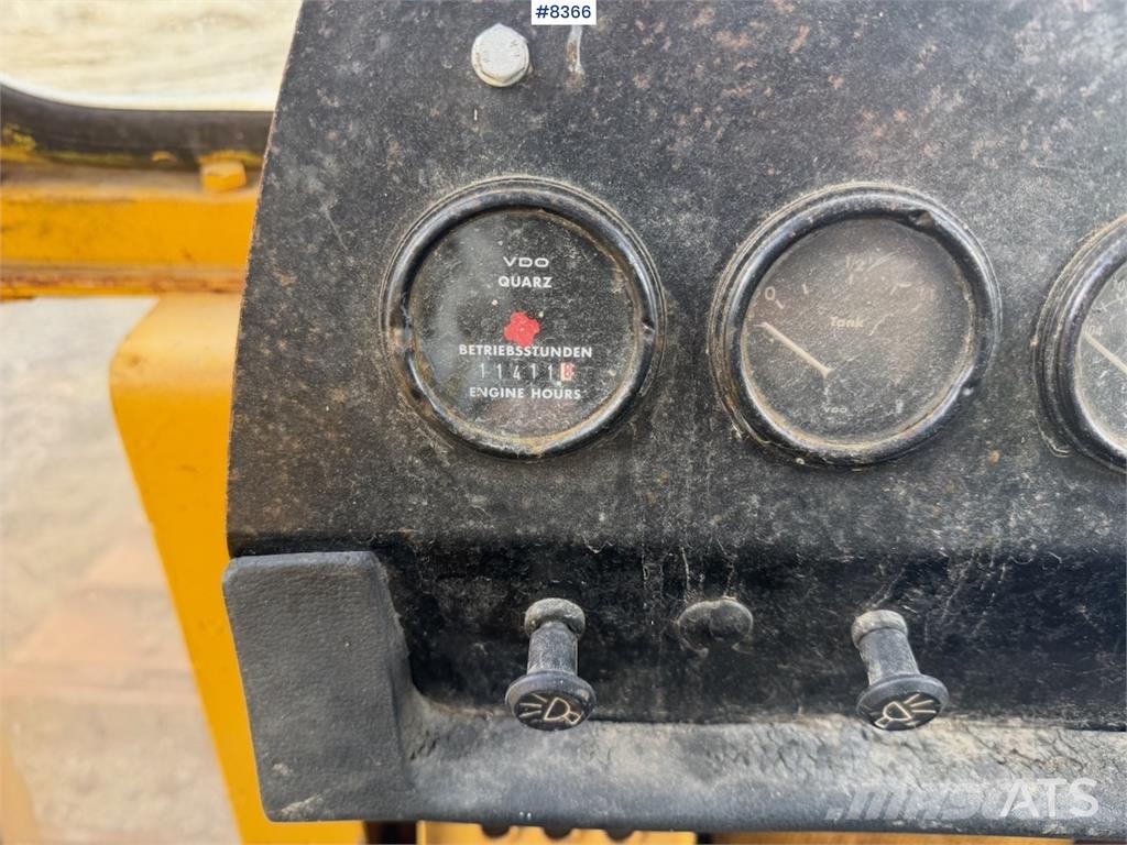 Hanomag K12DE bulldoser بلدوزرات مجنزرة