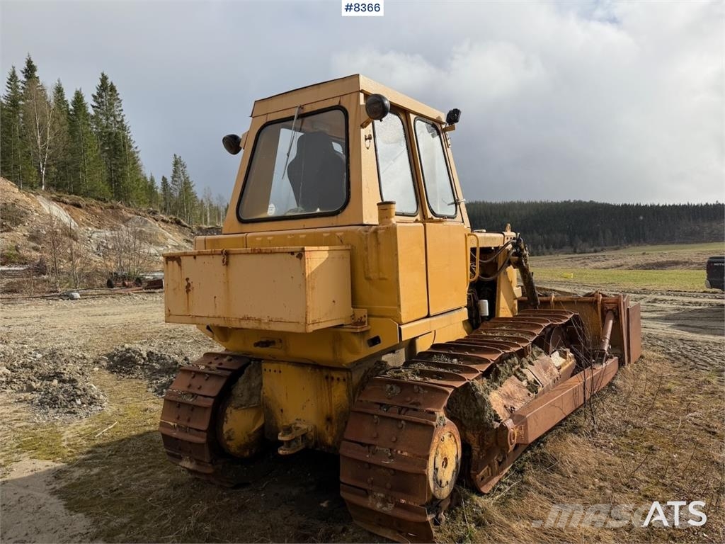 Hanomag K12DE bulldoser بلدوزرات مجنزرة