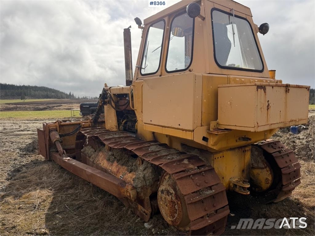 Hanomag K12DE bulldoser بلدوزرات مجنزرة