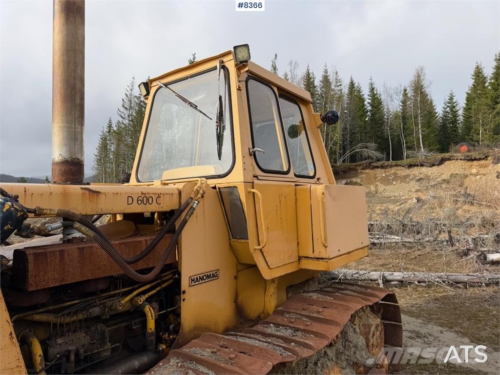 Hanomag K12DE bulldoser بلدوزرات مجنزرة