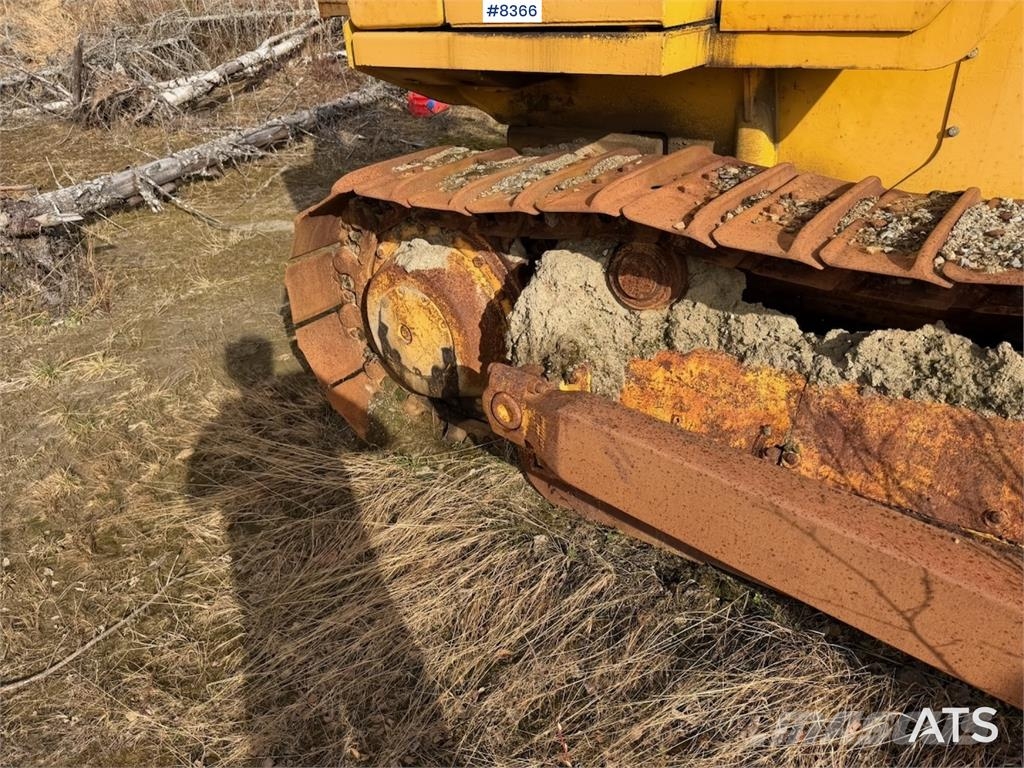 Hanomag K12DE bulldoser بلدوزرات مجنزرة
