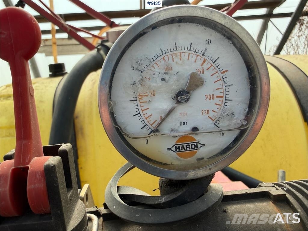 Hardi 600 liter åkersprøyte Trailed sprayers