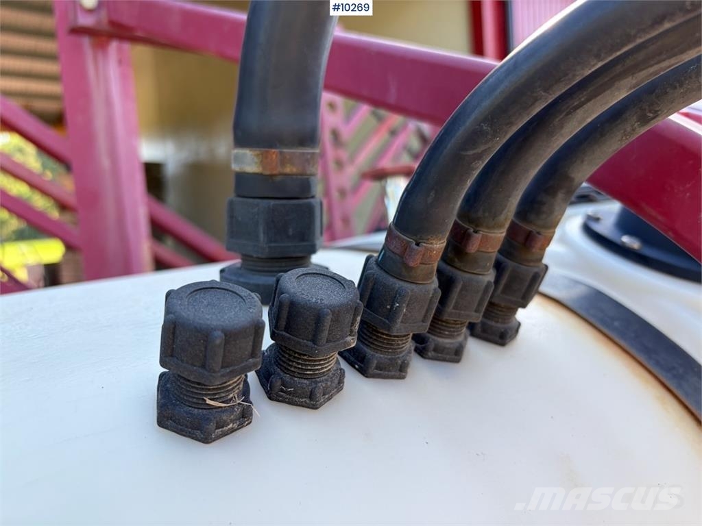 Hardi 800 liters tank Tractoare agricole sprayers