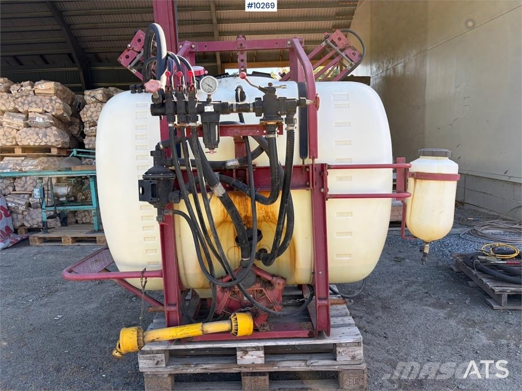 Hardi 800 liters tank Tractoare agricole sprayers