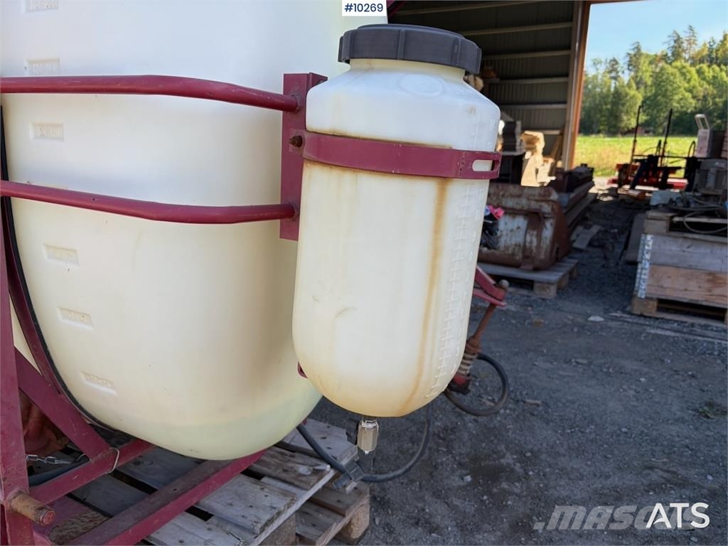 Hardi 800 liters tank Tractoare agricole sprayers