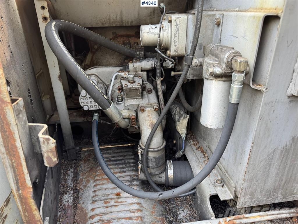 Hitachi EX120-2 حفارات زحافة