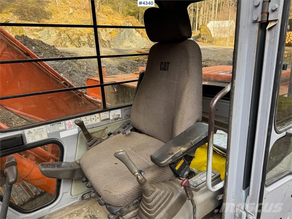 Hitachi EX120-2 حفارات زحافة