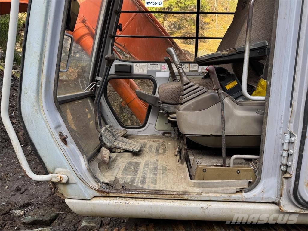 Hitachi EX120-2 حفارات زحافة