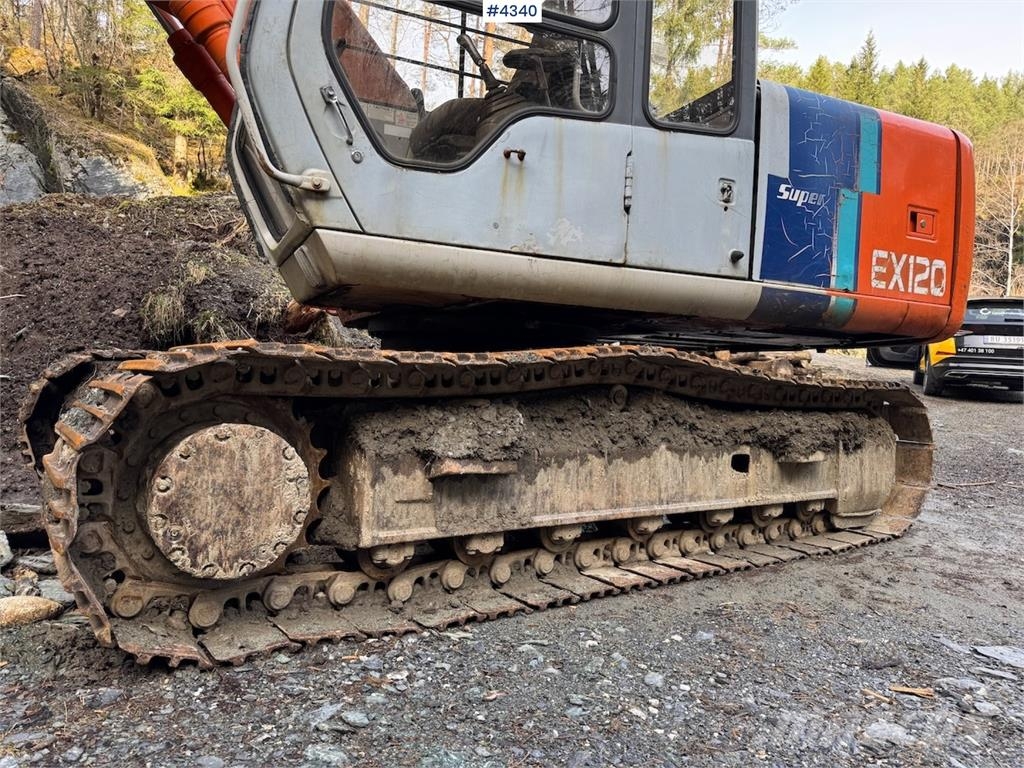 Hitachi EX120-2 حفارات زحافة