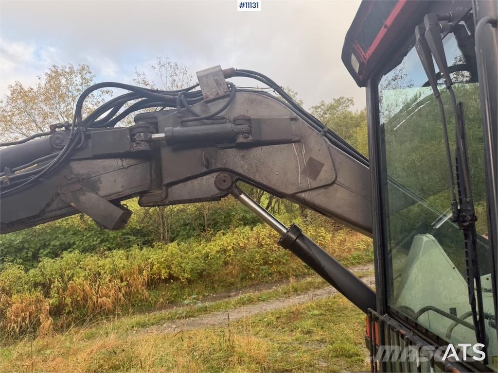 Hymax 840 Kāpurķēžu ekskavatori