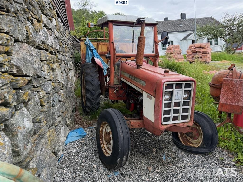 International 444 Traktorer