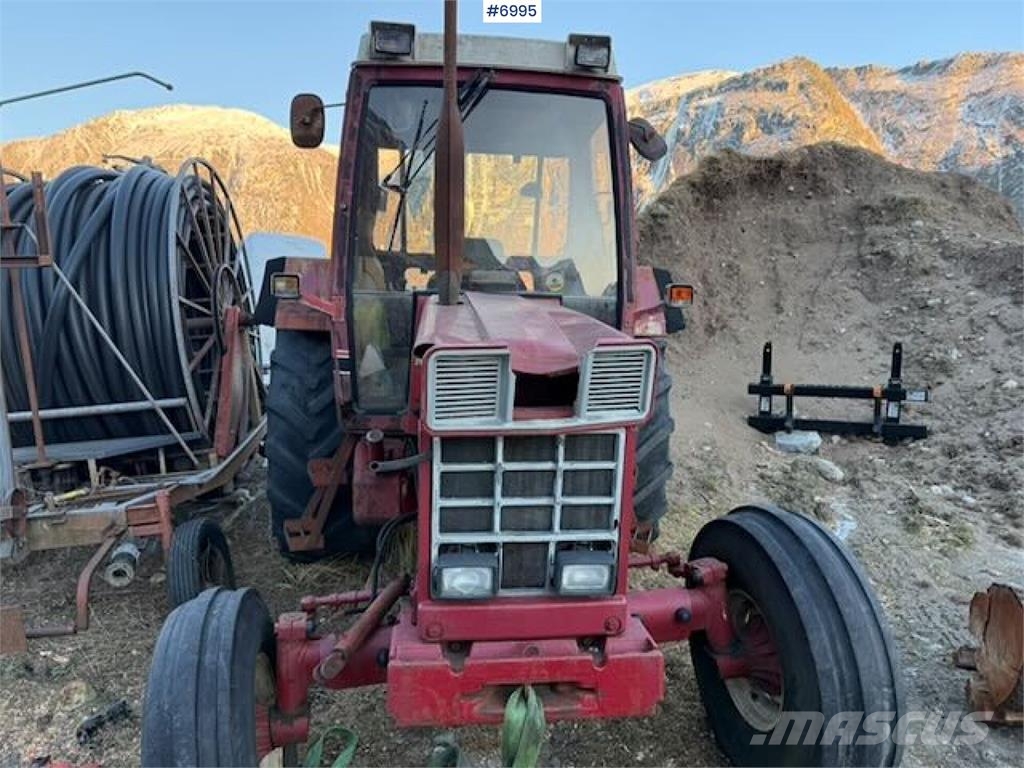 International 844/955 XL Traktörler