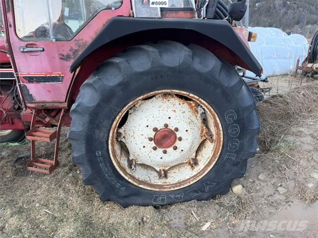 International 844/955 XL Traktörler