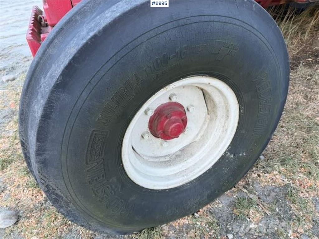 International 844/955 XL Traktörler