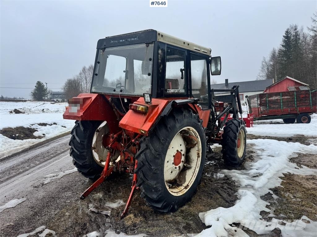 International 844S الجرارات