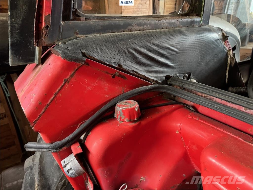 International Harvester 454 Tractors