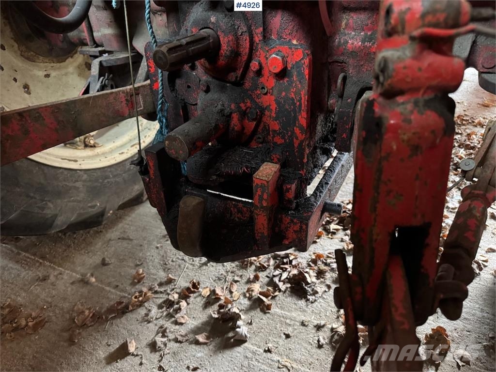 International Harvester 454 Tractors