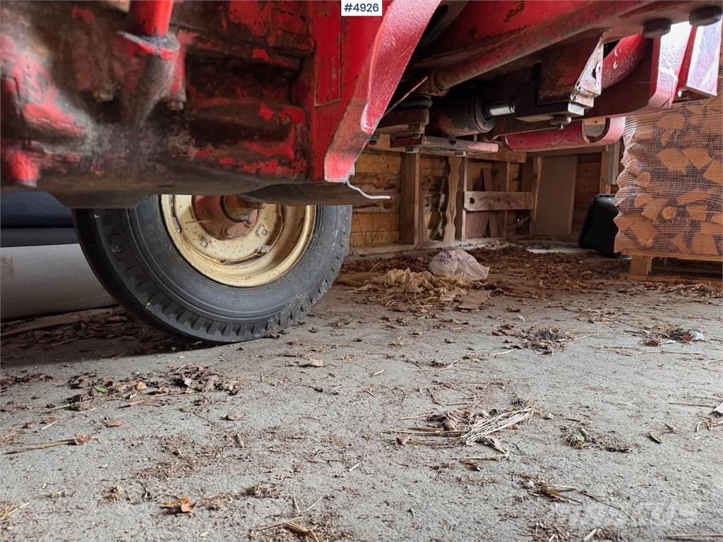 International Harvester 454 Tractors