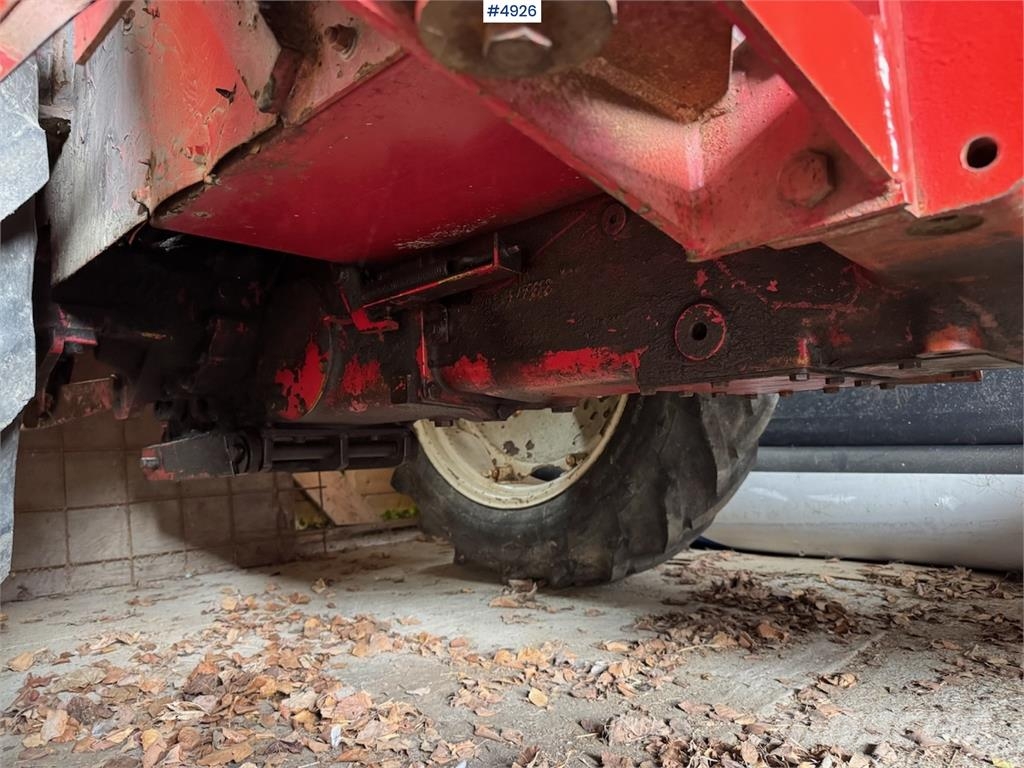 International Harvester 454 Tractors