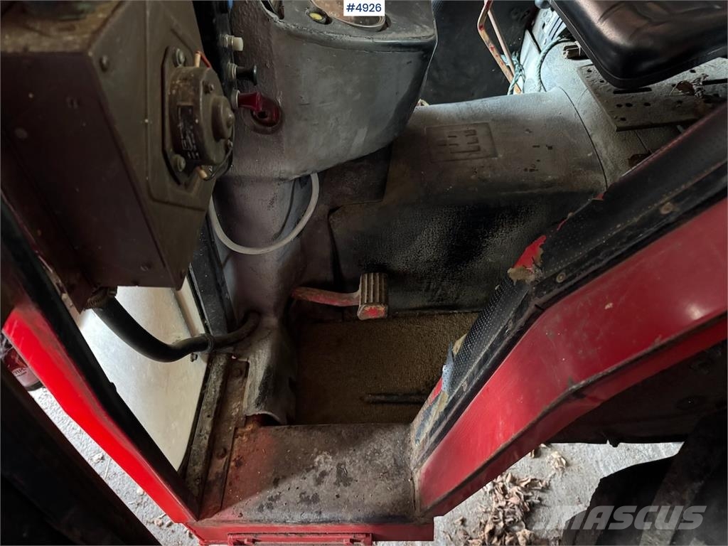 International Harvester 454 Tractors