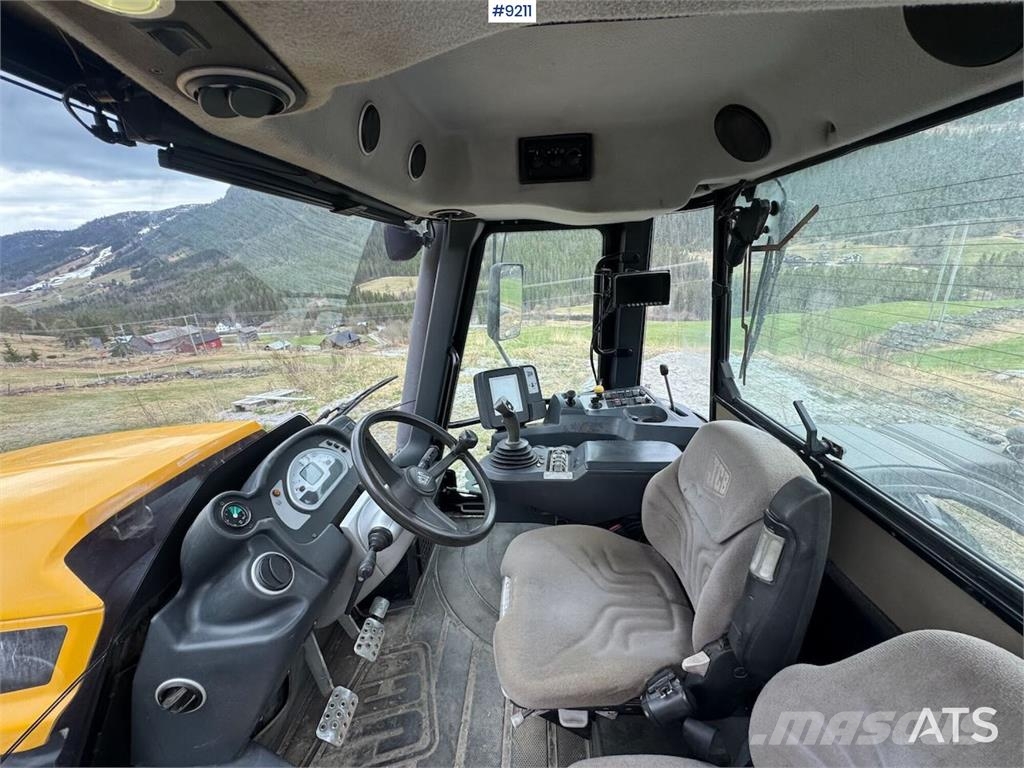 JCB Fastrac 3230 Traktorit