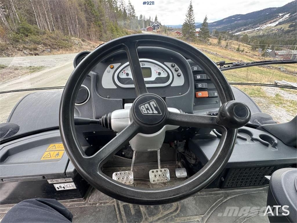 JCB Fastrac 3230 Traktorit