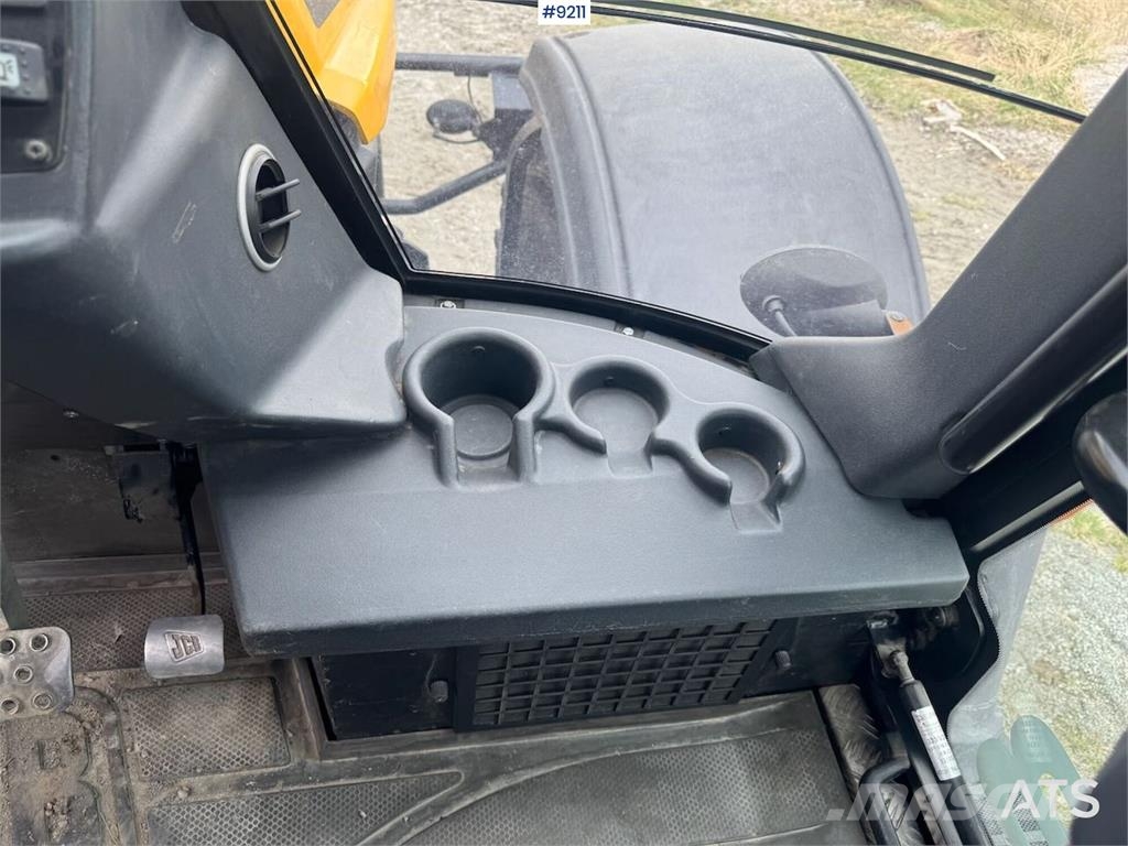 JCB Fastrac 3230 Traktorit