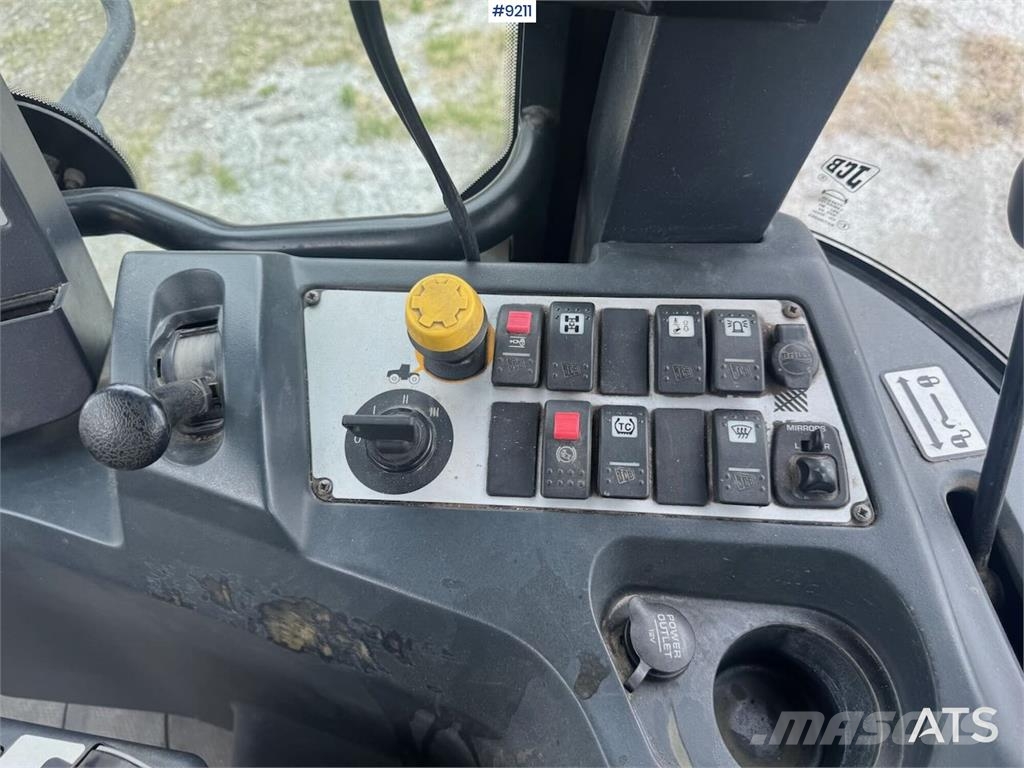JCB Fastrac 3230 Traktorit