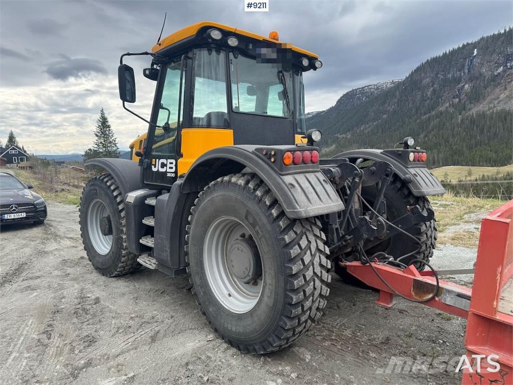 JCB Fastrac 3230 Traktorit