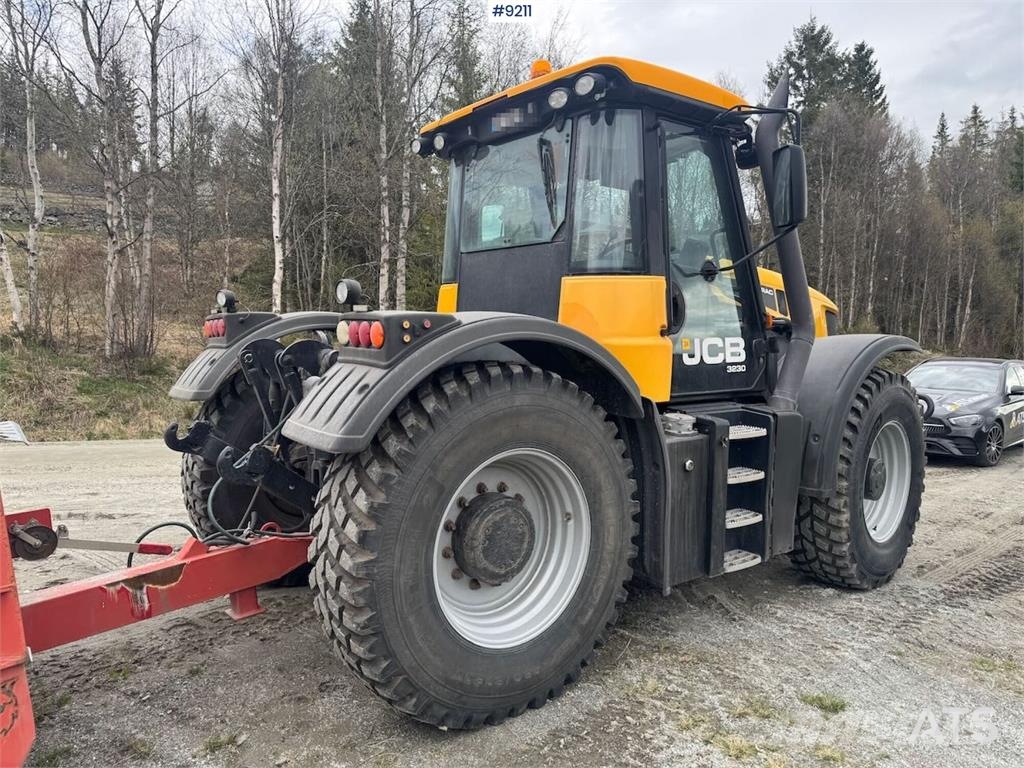 JCB Fastrac 3230 Traktorit