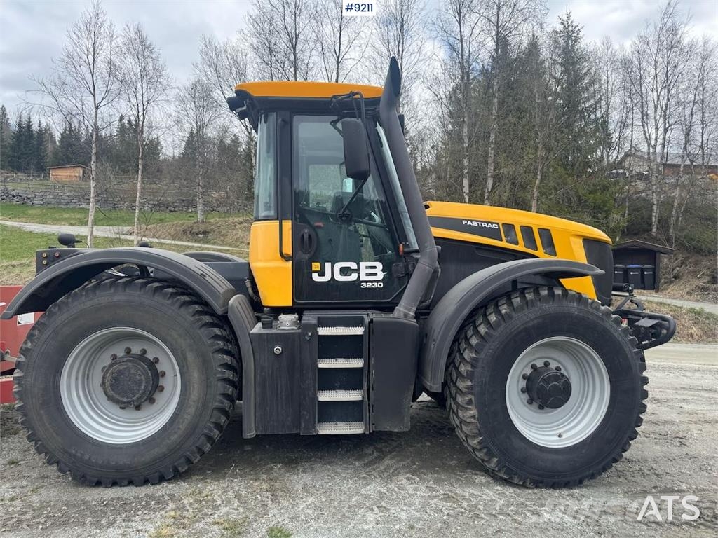 JCB Fastrac 3230 Traktorit
