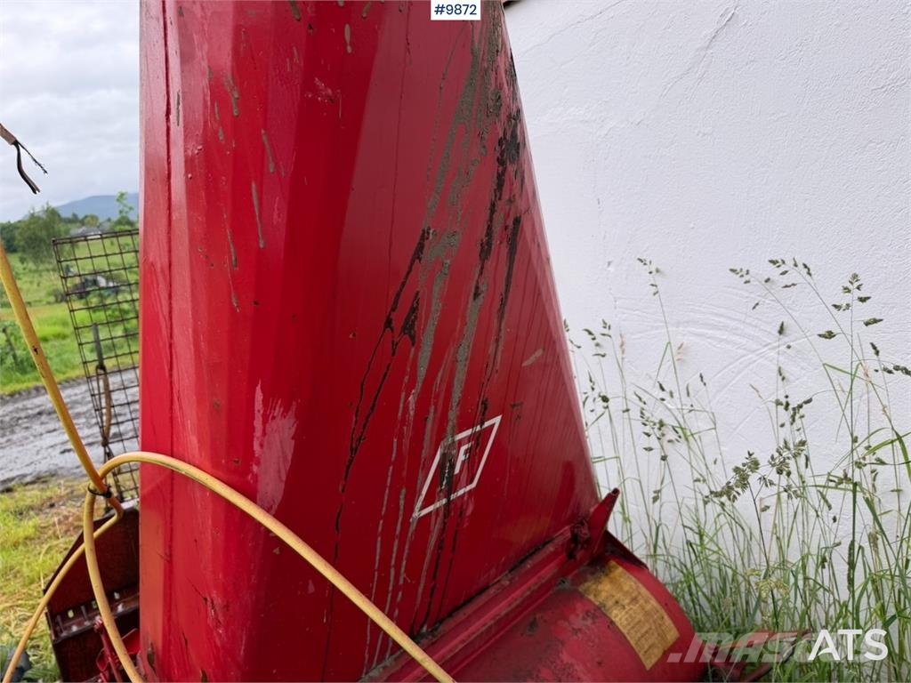 JF Universal FH 113 Fôrhøster Інше збиральне обладнання