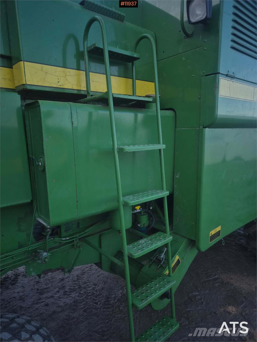 John Deere 1157 聯合收穫機