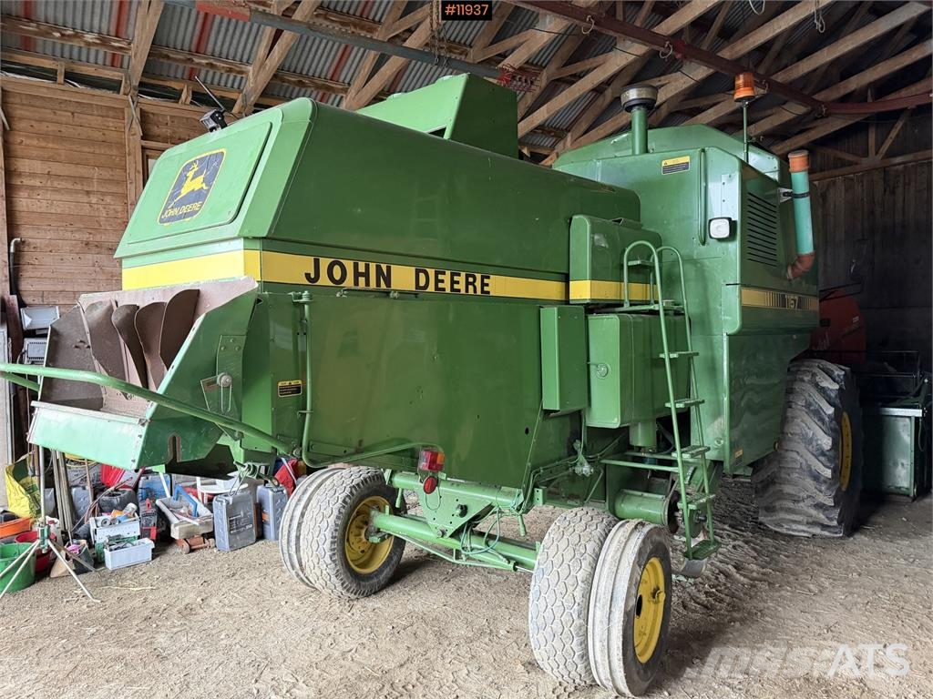 John Deere 1157 聯合收穫機