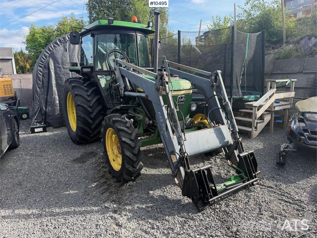John Deere 1640 الجرارات