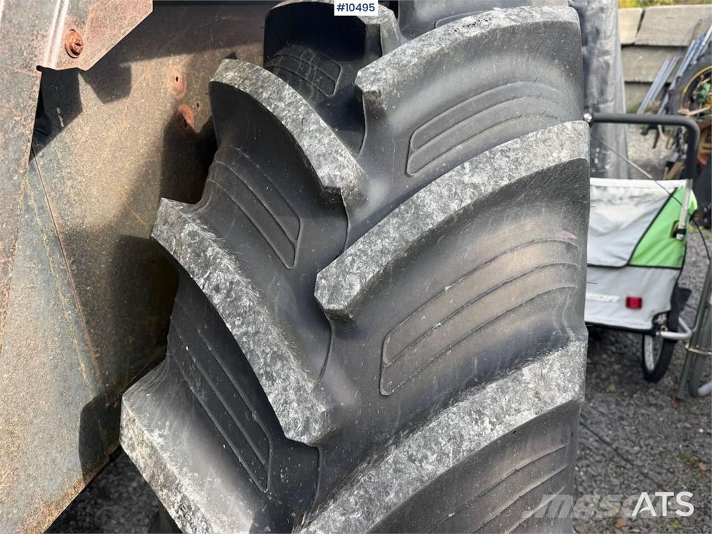 John Deere 1640 الجرارات