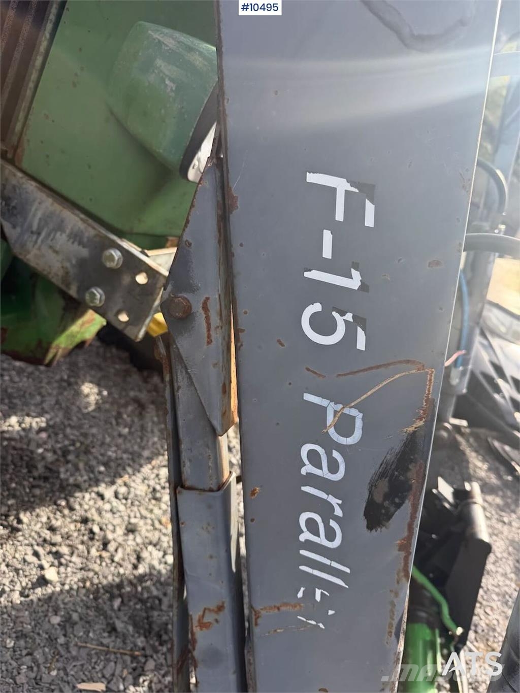 John Deere 1640 الجرارات
