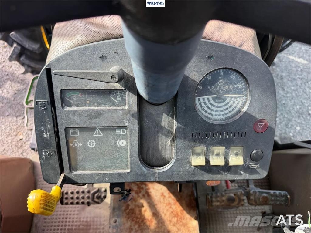 John Deere 1640 الجرارات