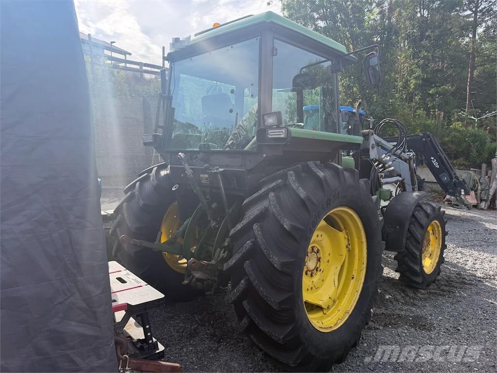 John Deere 1640 الجرارات