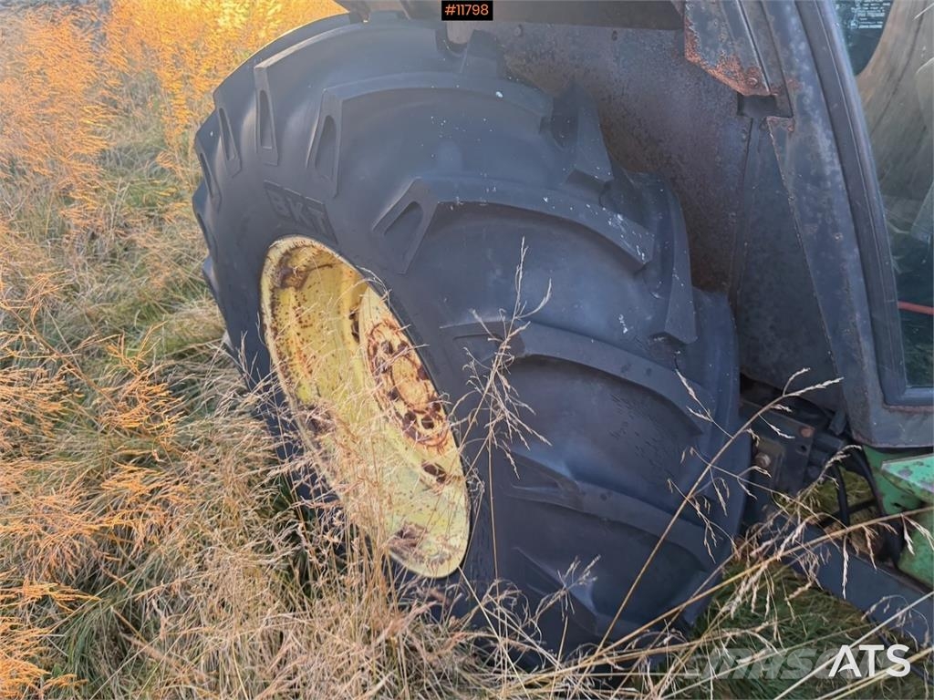 John Deere 1640 الجرارات