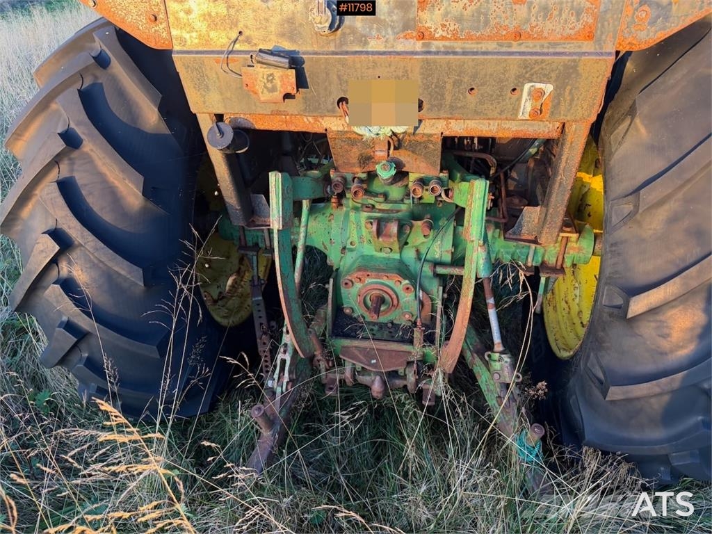 John Deere 1640 الجرارات
