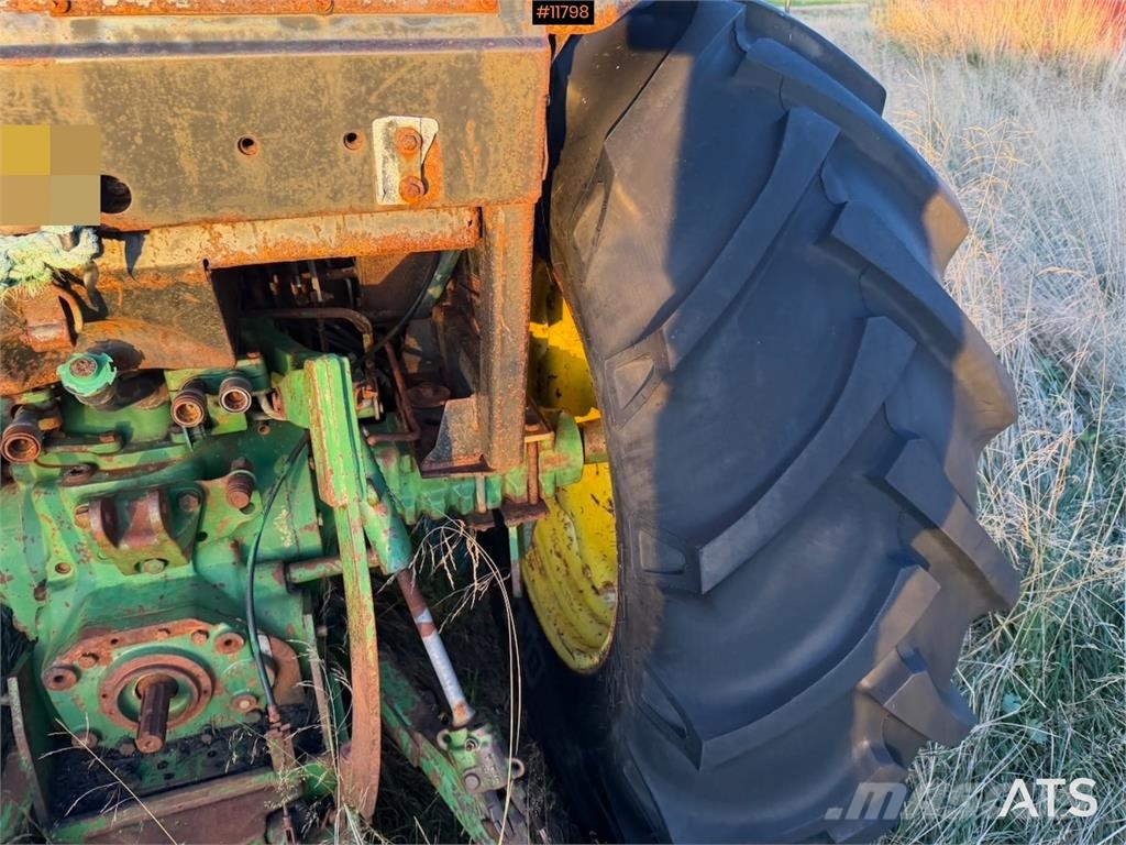 John Deere 1640 الجرارات